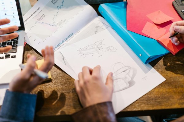 What are the latest trends in digital marketing for UK business services?